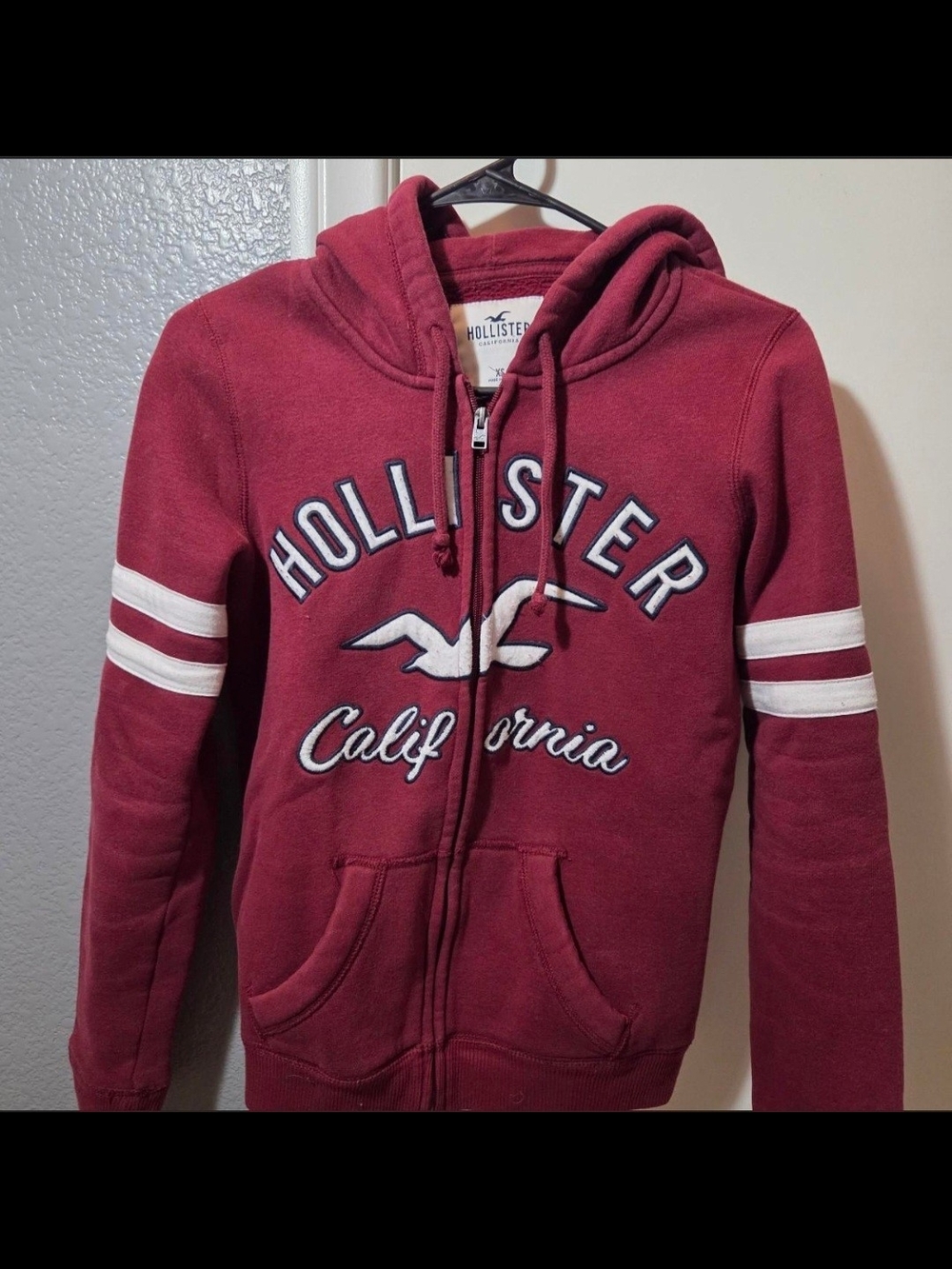 Hollister Women Burgundy Zip-Up Hoodie with White Stripe Accents Y2K